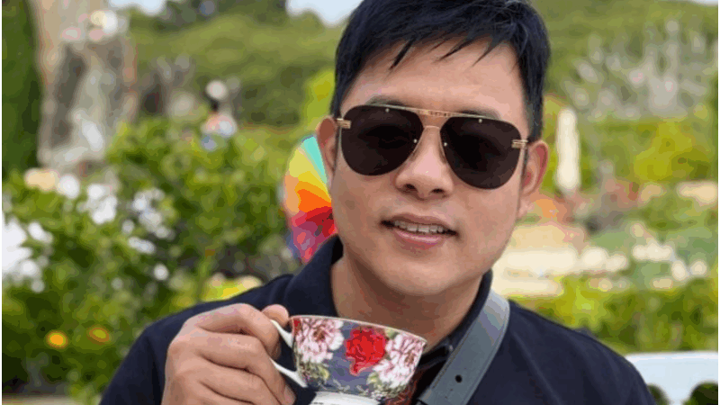 Rõ cái đồng hồ đắt tiền mà Quang Lê bị nghi tr:ộm khi đi cùng người chị thân thiết Minh Tuyết: “Trị giá ngang ngửa 1 cái nhà hạng sang”