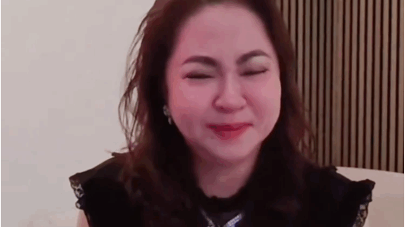 Bà Phương Hằng khóc nấc, tiết lộ bị chồng bỏ rơi, chưởi m:ắng suốt ngày: “Con cái thì quay lưng, bỏ mặc mẹ”