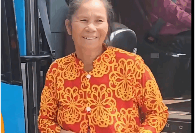 Bà Giao: “Tạm thời tôi về quê để thắp nhang, thăm mấy đứa con và hàng xóm sau đó tôi sẽ vào lại với ông Minh”
