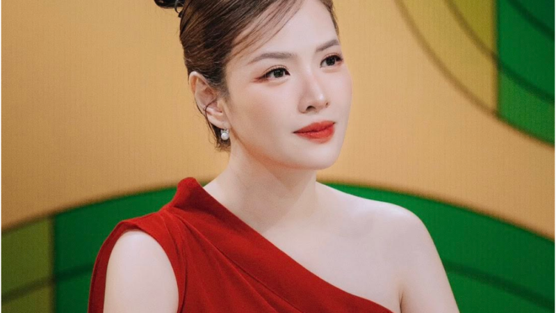 MC xinh đẹp bậc nhất VTV lần đầu kể chuyện đi làm không công: Bất ngờ lên tiếng bênh vực đạo diễn Nguyễn Quang Dũng