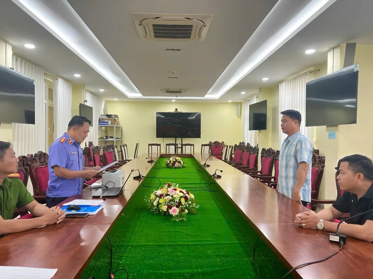 Rõ khung hình phạt dành cho 2 cựu cán bộ công an vụ nữ sinh Vĩnh Long: Nghe xong nhiều người nói “quá thích đáng”!
