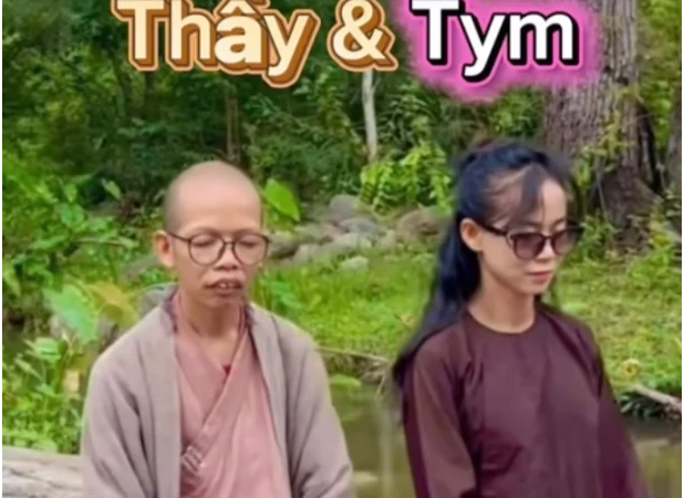 Cuối cùng Tym cũng tỉnh ngộ, nói thẳng với “Khầy”: “Giờ nghĩ tới chuyện thầy ôm em mà em sợ, kiss môi mà em còn mắc ói luôn”