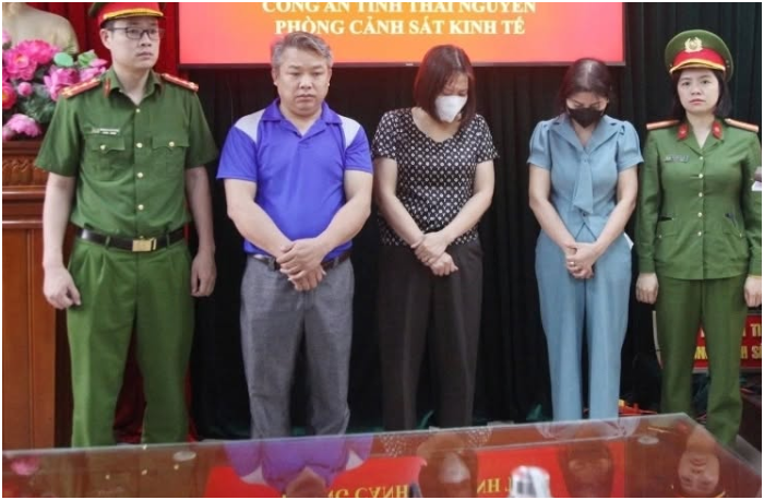 Tiết l:ộ khoản ‘hoa hồng’ cho hiệu trưởng để tuồn th:ịt lợ:n bệ:nh vào trường học: Cao ngất ngưởng, bảo sao làm bất chấp