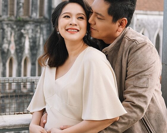 Đức Thịnh lần đầu cúi đầu xin lỗi, thừa nhận để vợ Thanh Thúy gồng gánh 6 năm nuôi cả gia đình, lời nói muộn màng khiến ai nghe cũng nghẹn!