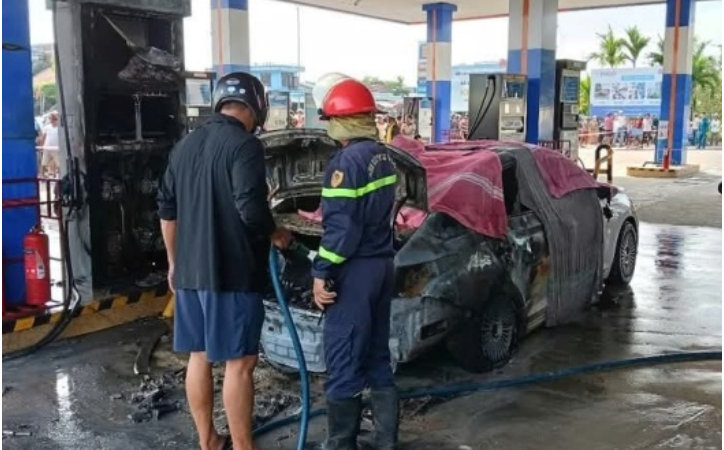 CA thông tin mới nhất về vụ ch:áy ô tô ở cây xăng Đà Nẵng khiến 2 người t:uvo*g, trong cốp xe chứa gì?