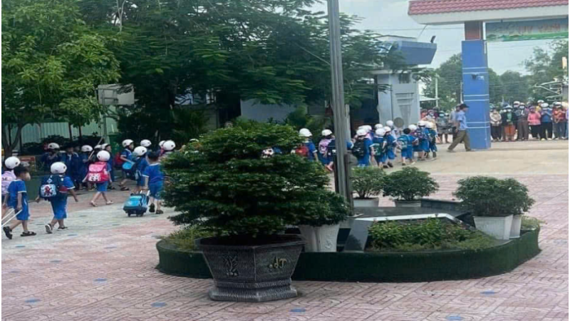 Hiệu trưởng nói gì sau khi xin thôi chức vụ cô giáo ph:ạ:t học sinh bằng ki:m ti::êm: “Rất là x:ấu h:ổ luôn”