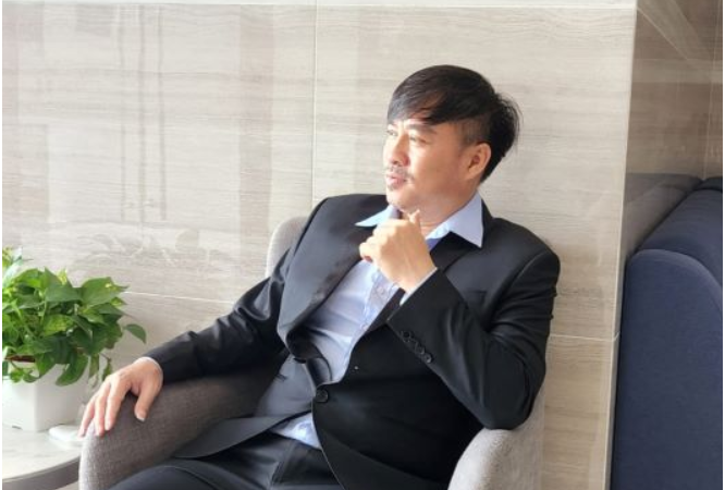 Rõ thân thế không ngờ của ca sĩ vừa bị Bộ CA kh:ởi t:ố: “Tất tần tật về người này”