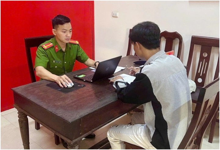 Rõ danh tính nam thanh niên t:úm t:óc, đ:ạ::p vào đầu cô gái ở quán bida: Sao có thể đối xử với đứa con gái như vậy được