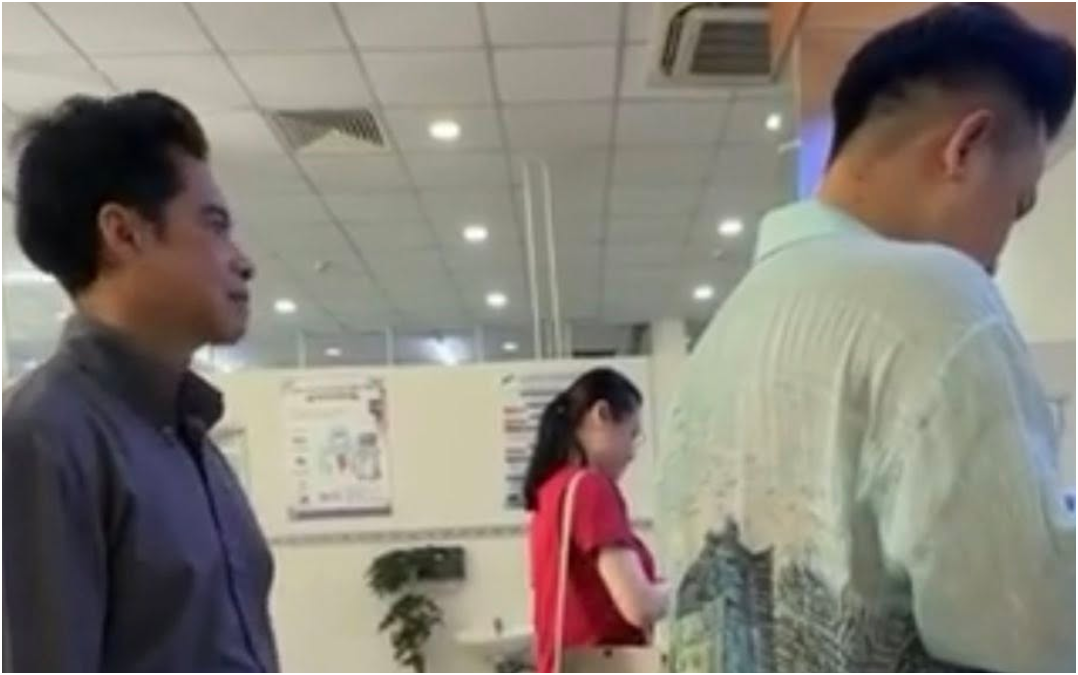 Đã rõ danh tính người đàn ông kề cận, theo sát Ngọc Sơn đến trụ sở CA để test mai thúy: Hóa ra là anh ấy