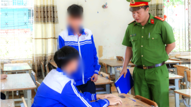 Mẹ của nam học sinh lớp 8 tiết l:ộ: Ngày nào chúng cũng ép con tôi phải đưa ít nhất 10 nghìn, có ngày tận 50 nghìn
