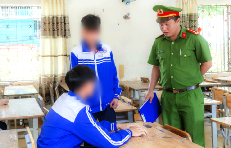 Mẹ của nam học sinh lớp 8 tiết l:ộ: Ngày nào chúng cũng ép con tôi phải đưa ít nhất 10 nghìn, có ngày tận 50 nghìn