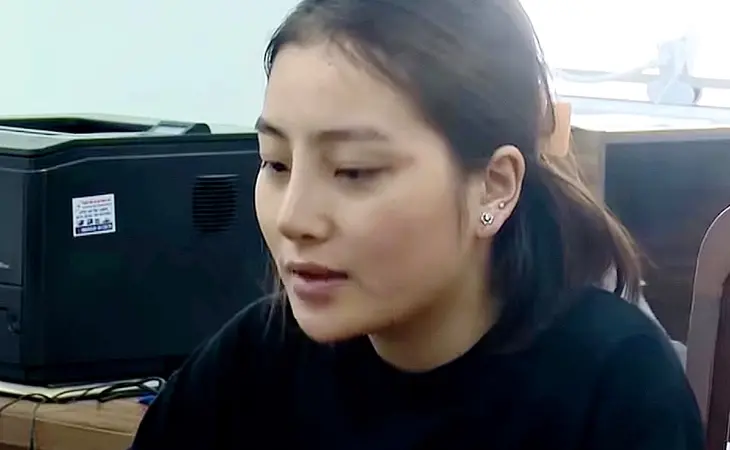 Mẹ bé gái 4 tuổi bị bạo hành đến tử vong bật khóc: “Tôi không xứng đáng làm mẹ, mong con kiếp sau được đầu thai vào gia đình tốt hơn…”