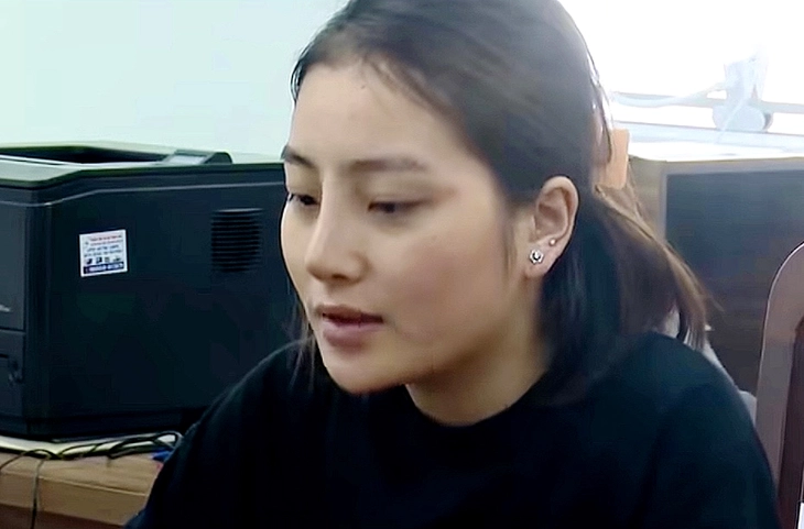Mẹ bé gái 4 tuổi bị bạo hành đến tử vong bật khóc: “Tôi không xứng đáng làm mẹ, mong con kiếp sau được đầu thai vào gia đình tốt hơn…”