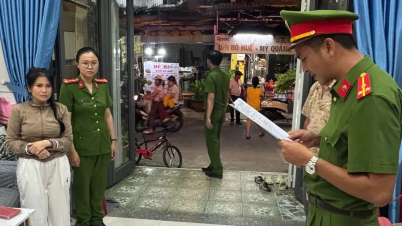 Chân dung mẹ kế xúi con riêng của chồng sát hại cha ruột ở Đà Nẵng gây rúng động: Mặt hiền từ phúc hậu thế mà không ngờ!