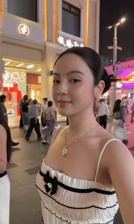 Chu Thanh Huyền lộ diện sang chảnh dạo phố với visual quá đỉnh: “Phá sản kiểu này ai tin nổi nữa?”