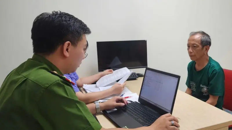 Khám xét khẩn cấp, bắt giữ “thần y” Nguyễn Tiến Nam: Hoạt động giao dịch lên tới gần 100 tỷ đồng khiến nhiều người choáng váng!